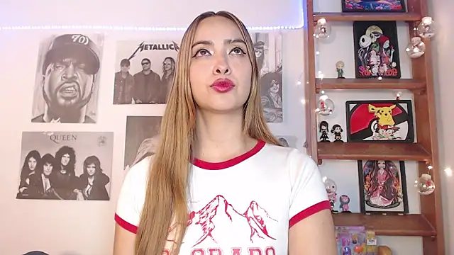 Snapshot of Meowlody chatting on February 5, 2025, 12:42 am Meowlody online show from February 5, 2025, 12:42 am