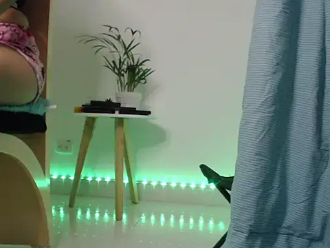 danna mondragon online show from February 4, 2026, 10:49 pm