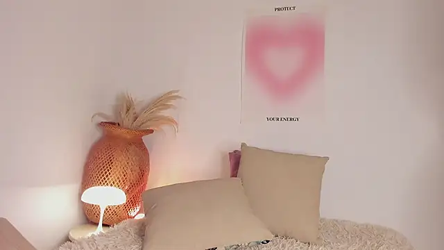 Snapshot of EmmaCollemann chatting on February 23, 2026, 11:16 pm EmmaCollemann online show from February 23, 2026, 11:16 pm