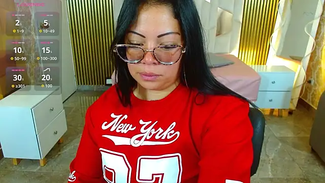 martinna tay online show from December 3, 2025, 3:18 am