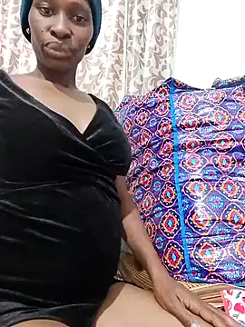 LOVELY-2BERRY online show from January 12, 2026, 6:42 am