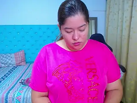 Snapshot of littleflower4you chatting on September 12, 2025, 12:16 pm littleflower4you online show from September 12, 2025, 12:16 pm