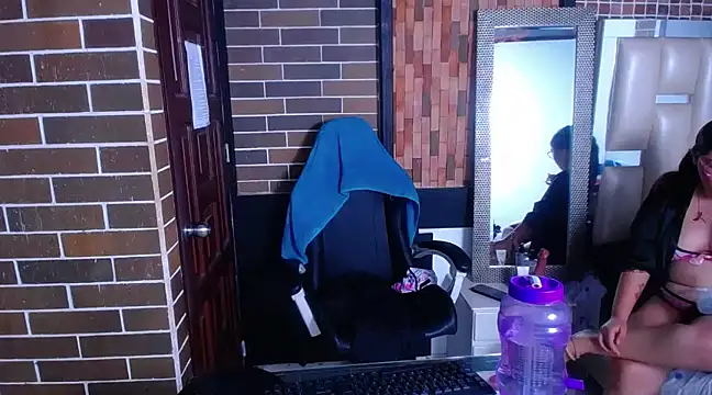 Snapshot of littleflower4you chatting on March 20, 2025, 10:18 pm littleflower4you online show from March 20, 2025, 10:18 pm