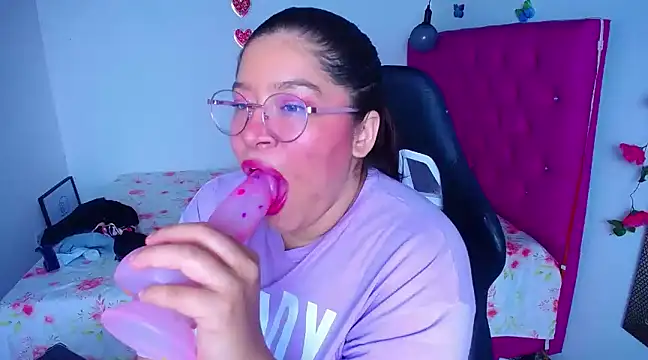 Snapshot of littleflower4you chatting on March 7, 2025, 1:31 am littleflower4you online show from March 7, 2025, 1:31 am