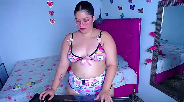 Snapshot of littleflower4you chatting on March 4, 2025, 9:54 pm littleflower4you online show from March 4, 2025, 9:54 pm