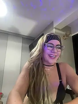 LARIANA RIVERA23 online show from February 12, 2025, 4:54 am