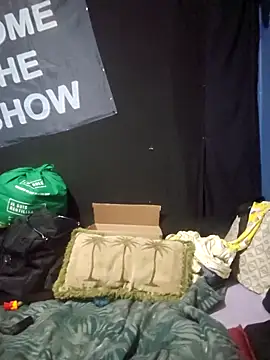 Snapshot of hungandtatted666 chatting on December 2, 2025, 2:23 am hungandtatted666 online show from December 2, 2025, 2:23 am