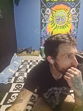 Snapshot of hungandtatted666 chatting on December 3, 2025, 4:39 pm hungandtatted666 online show from December 3, 2025, 4:39 pm