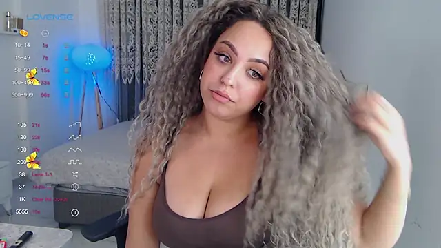  Just a queen 3 online show from November 7, 2025, 4:11 pm