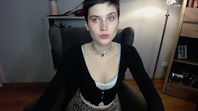 Snapshot of sarah_perfect chatting on December 14, 2025, 2:33 pm sarah perfect online show from December 14, 2025, 2:33 pm