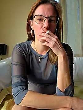 Snapshot of SpiceLea chatting on October 10, 2025, 8:15 am SpiceLea online show from October 10, 2025, 8:15 am