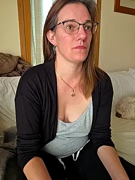 Snapshot of SpiceLea chatting on November 20, 2025, 2:18 pm SpiceLea online show from November 20, 2025, 2:18 pm