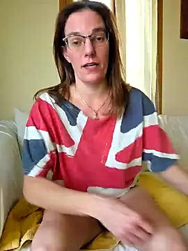 Snapshot of SpiceLea chatting on October 18, 2025, 4:31 pm SpiceLea online show from October 18, 2025, 4:31 pm