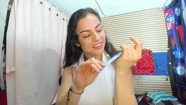 Snapshot of rosse_2504 chatting on July 13, 2026, 12:15 pm rosse 2504 online show from July 13, 2026, 12:15 pm