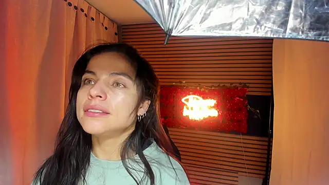 Snapshot of rosse_2504 chatting on October 28, 2025, 5:34 pm rosse 2504 online show from October 28, 2025, 5:34 pm