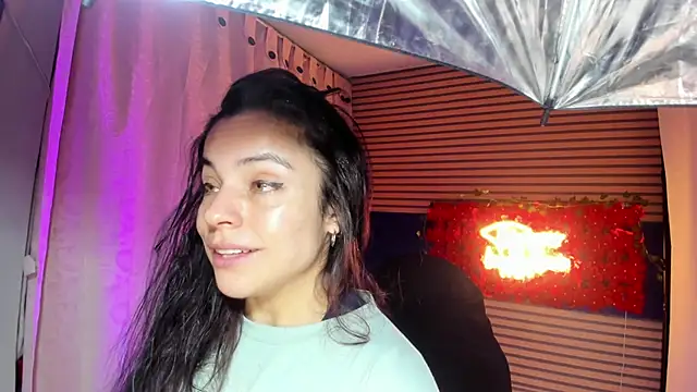 Snapshot of rosse_2504 chatting on November 25, 2025, 5:13 pm rosse 2504 online show from November 25, 2025, 5:13 pm