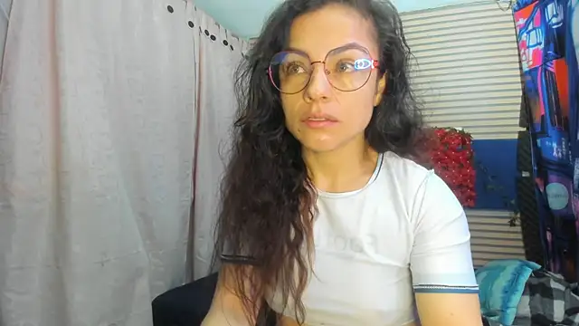 Snapshot of rosse_2504 chatting on July 19, 2026, 11:29 am rosse 2504 online show from July 19, 2026, 11:29 am
