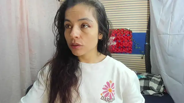 Snapshot of rosse_2504 chatting on June 17, 2026, 12:37 pm rosse 2504 online show from June 17, 2026, 12:37 pm