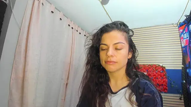 Snapshot of rosse_2504 chatting on July 18, 2026, 10:46 am rosse 2504 online show from July 18, 2026, 10:46 am
