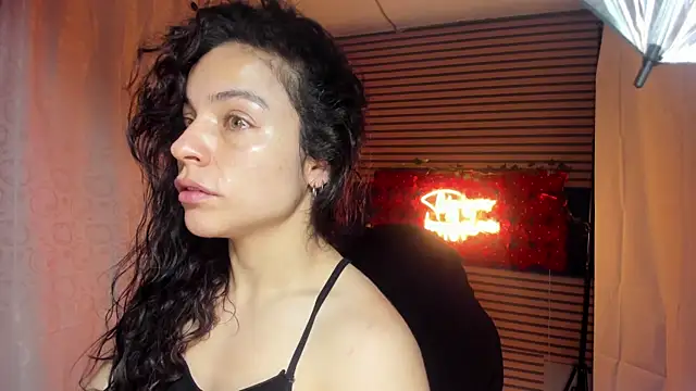 Snapshot of rosse_2504 chatting on November 15, 2025, 9:13 am rosse 2504 online show from November 15, 2025, 9:13 am