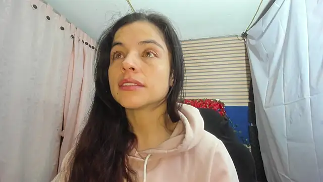 Snapshot of rosse_2504 chatting on July 8, 2026, 12:39 pm rosse 2504 online show from July 8, 2026, 12:39 pm