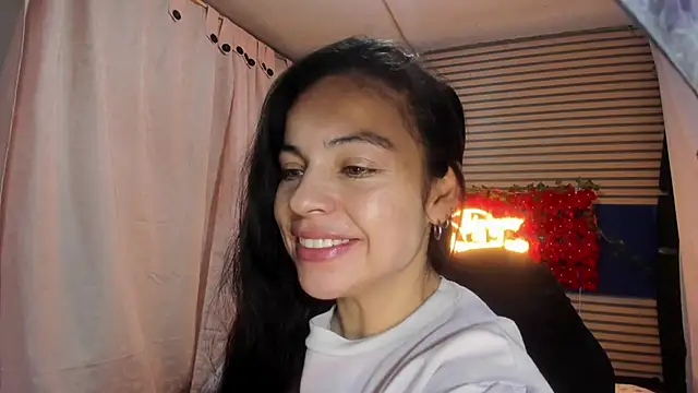 Snapshot of rosse_2504 chatting on February 15, 2026, 10:25 am rosse 2504 online show from February 15, 2026, 10:25 am