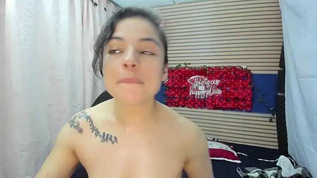Snapshot of rosse_2504 chatting on June 3, 2026, 2:33 pm rosse 2504 online show from June 3, 2026, 2:33 pm