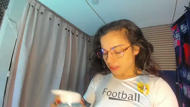 Snapshot of rosse_2504 chatting on July 29, 2026, 12:37 pm rosse 2504 online show from July 29, 2026, 12:37 pm