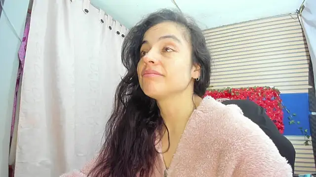 Snapshot of rosse_2504 chatting on May 25, 2026, 12:26 pm rosse 2504 online show from May 25, 2026, 12:26 pm