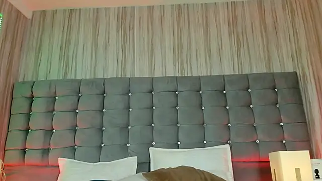 Snapshot of Poacahontasfg chatting on November 29, 2025, 4:01 am Poacahontasfg online show from November 29, 2025, 4:01 am