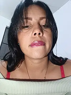 Snapshot of _andrea30 chatting on June 16, 2026, 11:21 am andrea30 online show from June 16, 2026, 11:21 am
