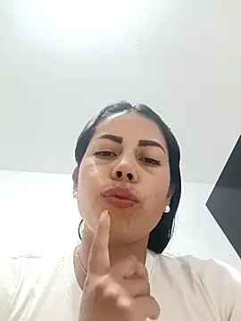  andrea30 online show from February 13, 2026, 11:21 am