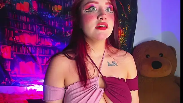 Snapshot of LailaCatt chatting on December 14, 2025, 8:42 am LailaCatt online show from December 14, 2025, 8:42 am