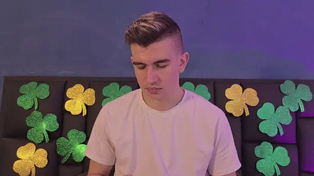 Snapshot of MikaelSlow chatting on March 13, 2026, 4:06 am MikaelSlow online show from March 13, 2026, 4:06 am