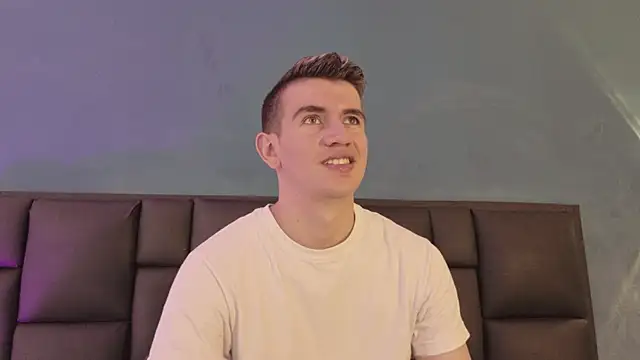 Snapshot of MikaelSlow chatting on March 1, 2026, 4:12 am MikaelSlow online show from March 1, 2026, 4:12 am