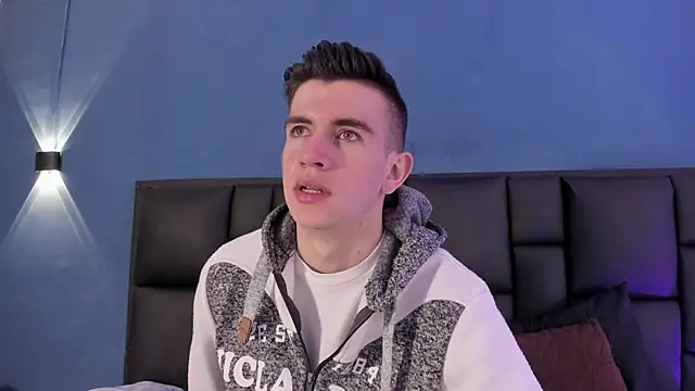 MikaelSlow online show from October 14, 2025, 4:24 am