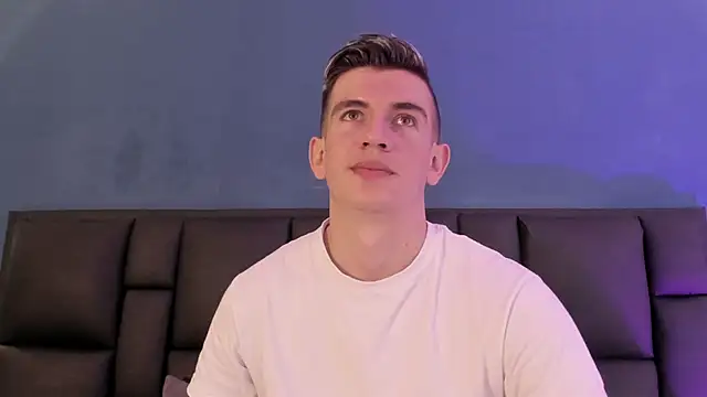 Snapshot of MikaelSlow chatting on February 12, 2026, 4:01 am MikaelSlow online show from February 12, 2026, 4:01 am