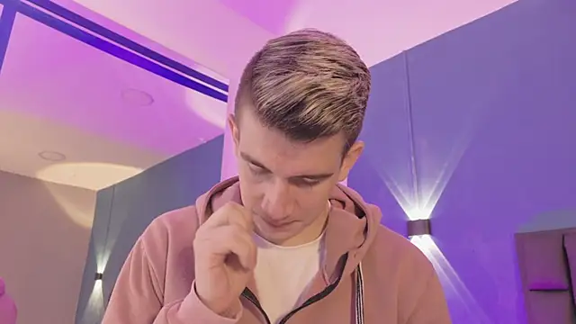 Snapshot of MikaelSlow chatting on March 3, 2026, 3:46 am MikaelSlow online show from March 3, 2026, 3:46 am