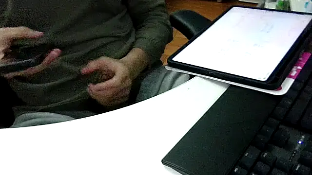 Snapshot of big-pig chatting on March 29, 2026, 11:12 am big-pig online show from March 29, 2026, 11:12 am