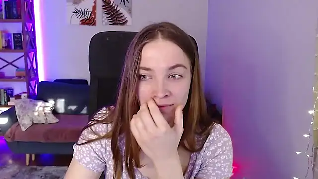 kenzie x online show from March 21, 2025, 5:43 am