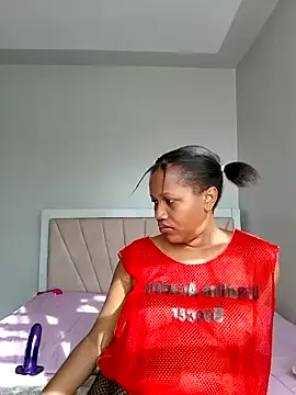 Snapshot of SquirtQueen222 chatting on January 17, 2025, 6:04 am SquirtQueen222 online show from January 17, 2025, 6:04 am