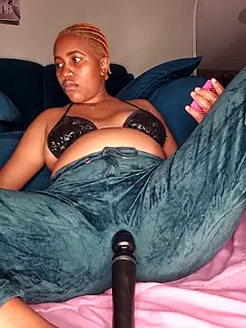 Snapshot of SquirtQueen222 chatting on February 24, 2026, 8:53 pm SquirtQueen222 online show from February 24, 2026, 8:53 pm