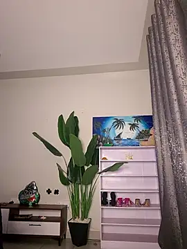 Snapshot of SquirtQueen222 chatting on February 21, 2026, 1:24 pm SquirtQueen222 online show from February 21, 2026, 1:24 pm