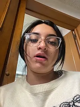 SophiaHilt0n online show from September 25, 2025, 12:33 pm