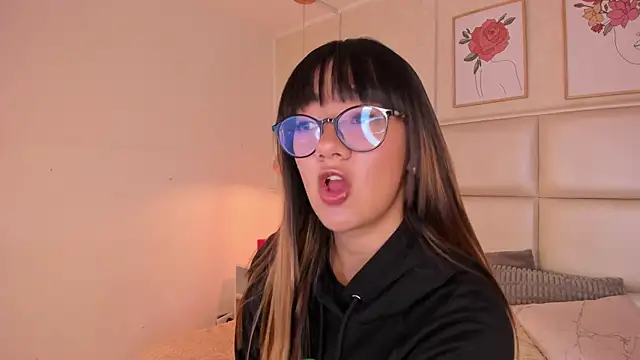 Aily Yozuko online show from March 13, 2026, 2:38 am