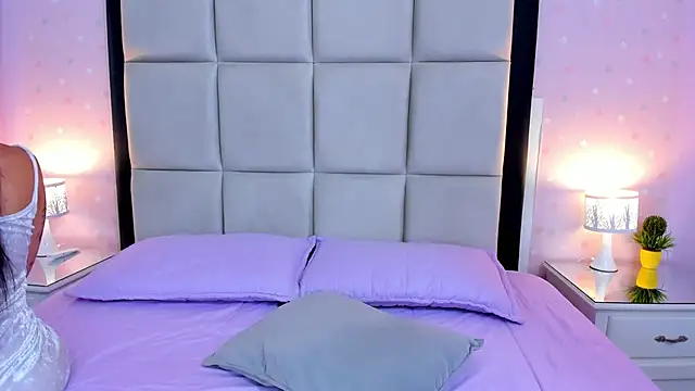 Snapshot of HannaClarrk_ chatting on October 30, 2025, 12:25 pm HannaClarrk online show from October 30, 2025, 12:25 pm