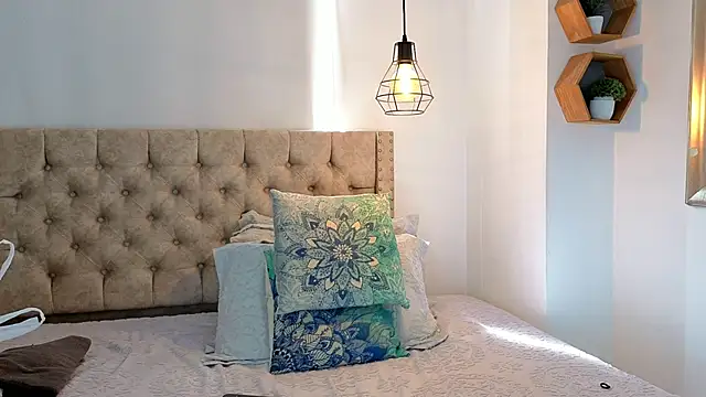 Anya Texas online show from October 19, 2025, 7:27 pm