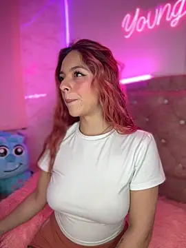 Snapshot of YovngBaby chatting on November 18, 2025, 3:10 am YovngBaby online show from November 18, 2025, 3:10 am