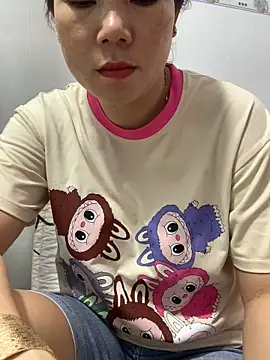 Snapshot of Baby-bigtits chatting on November 5, 2025, 2:03 am Baby-bigtits online show from November 5, 2025, 2:03 am