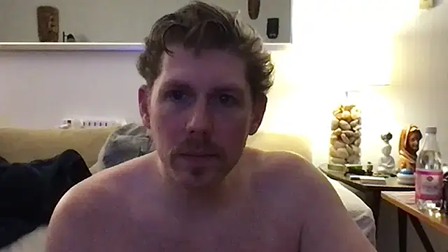 Snapshot of Rock_Pierce chatting on May 6, 2026, 12:03 am Rock Pierce online show from May 6, 2026, 12:03 am